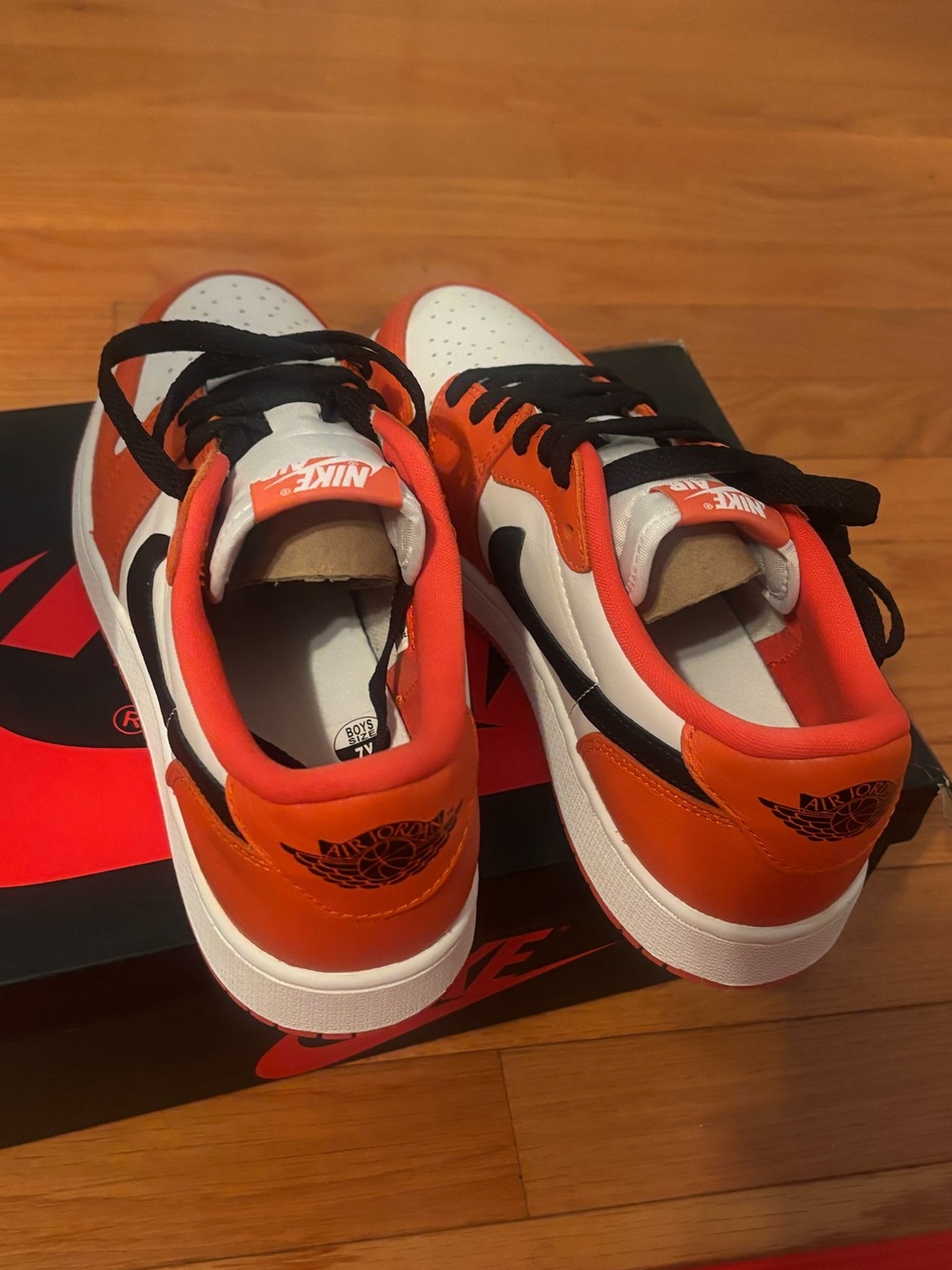 Nike Kids Orange, White and Black Low-Top Sneakers